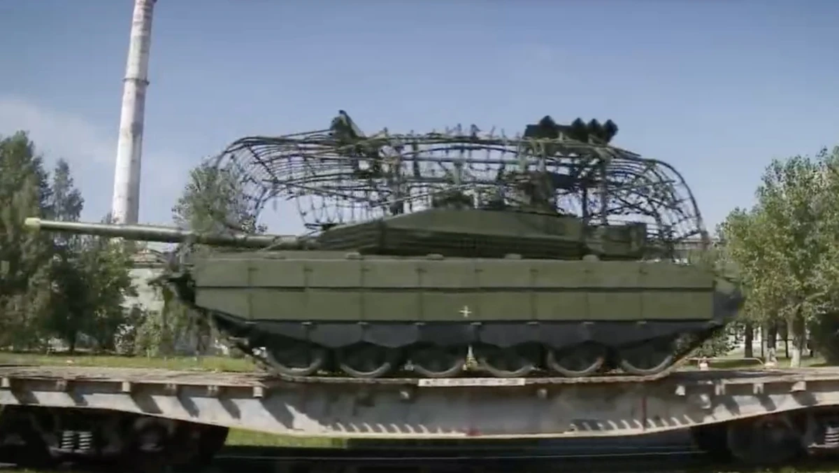 All-round anti-drone protection on a Russian tank.