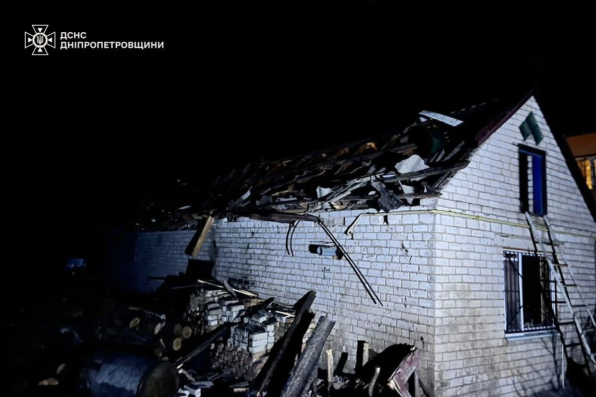Наслідки російських ударів по Дніпропетровщині. Фото ДСНС