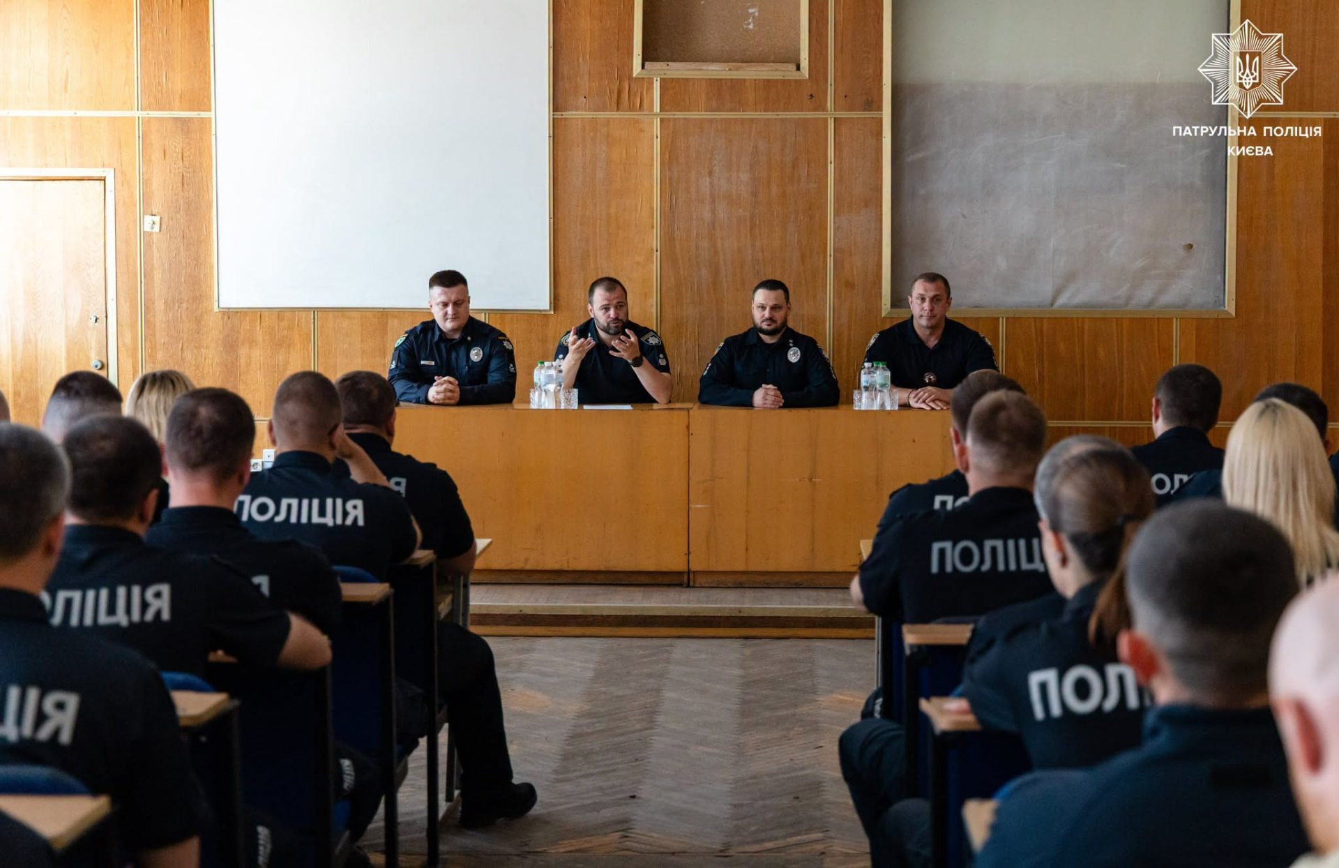 Після голосіївського теракту патрульна поліція києва отримала нового начальника 2026 - справедливість - юстиция Новини після голосіївського теракту патрульна поліція києва отримала нового начальника 2026 34b85b3b8c3540113d9b32e5272eb2e21782136857 новини у понеділок особовому складу патрульної поліції києва представили нового керівника– майора поліції єгора... Iustitia. Bg після голосіївського теракту патрульна поліція києва отримала нового начальника 2026 2026-06-22 16:00:00 справедливість - юстиция новини
