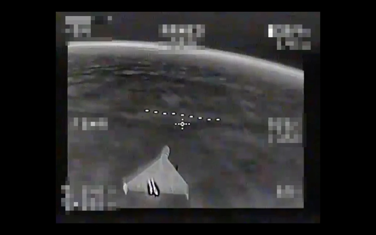 A Shahed in the sights of an interceptor drone