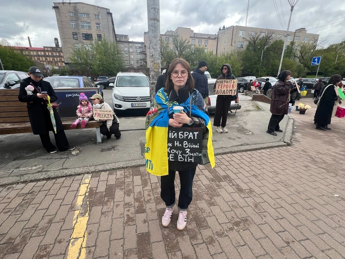 Юлія розповідає про свого брата