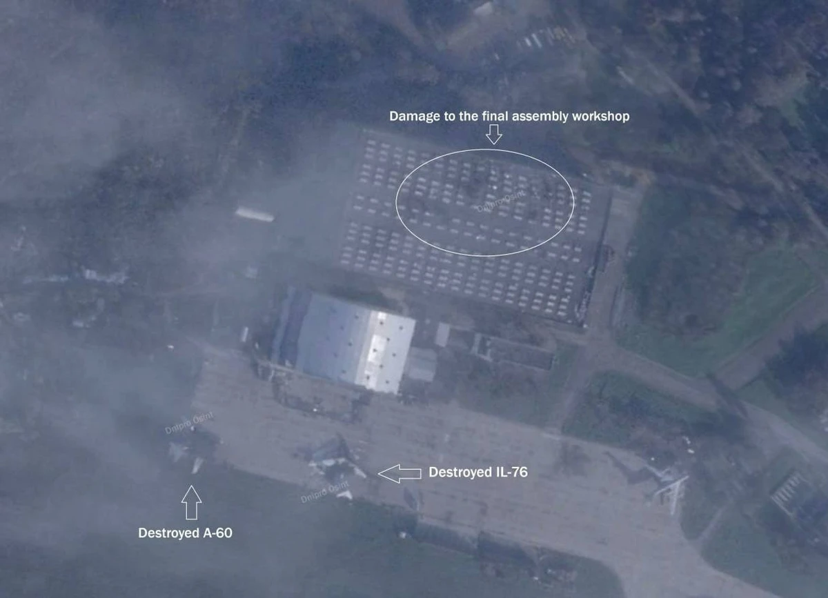 Russian aircraft in Taganrog before and after their destruction.