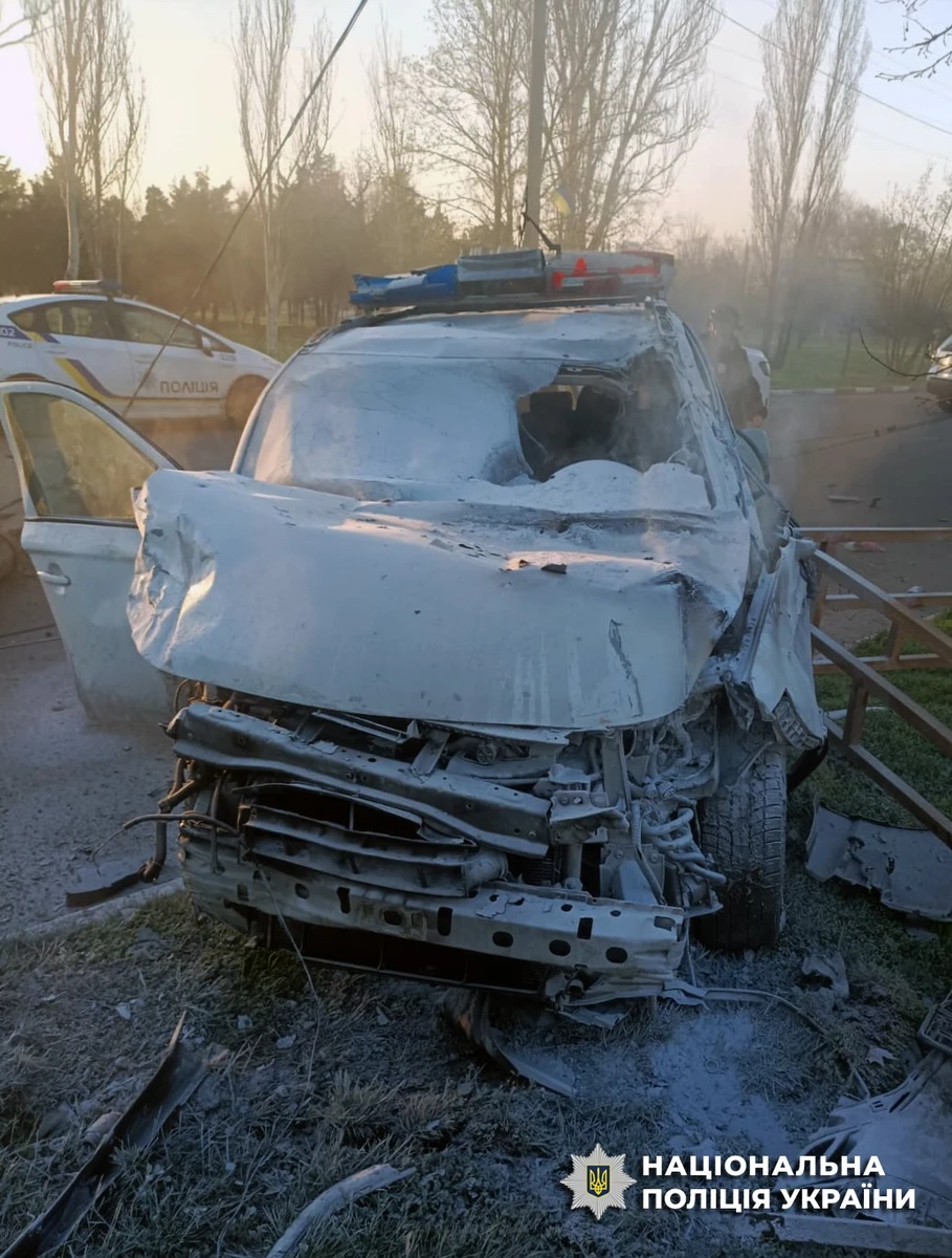 атакованный автомобиль полиции в Херсоне, фото полиции