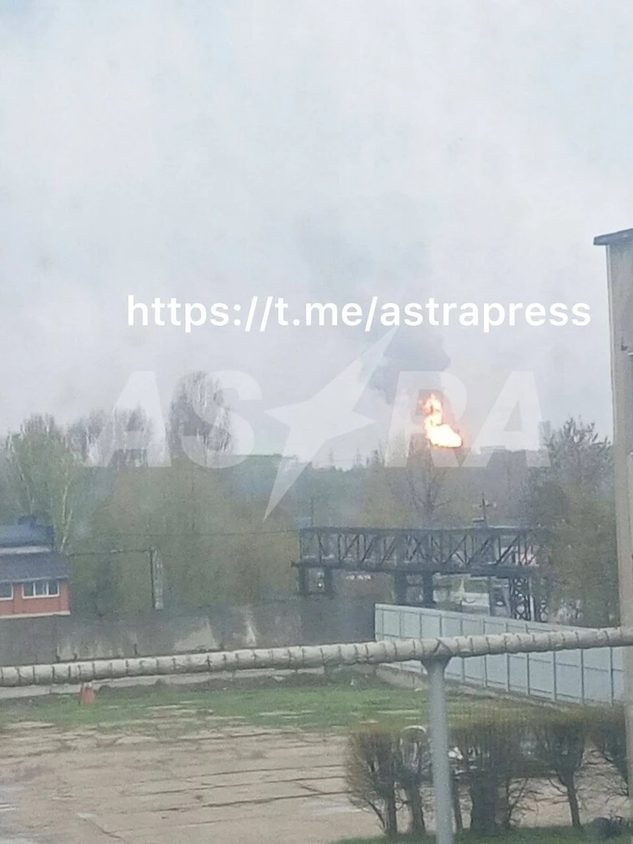Пожар на нефтехимическом комбинате в Самарской области РФ. Фото из Telegram-канала Astra