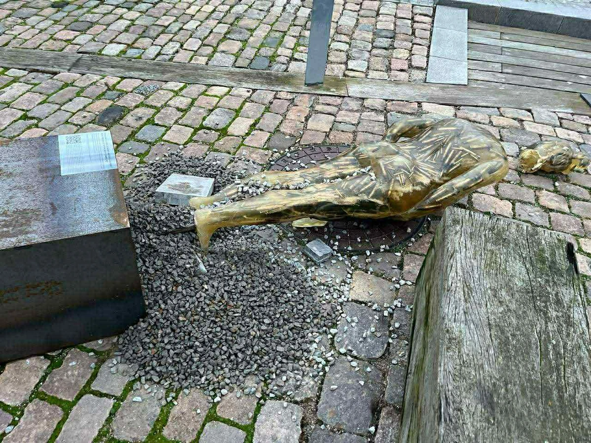 The destroyed sculptures