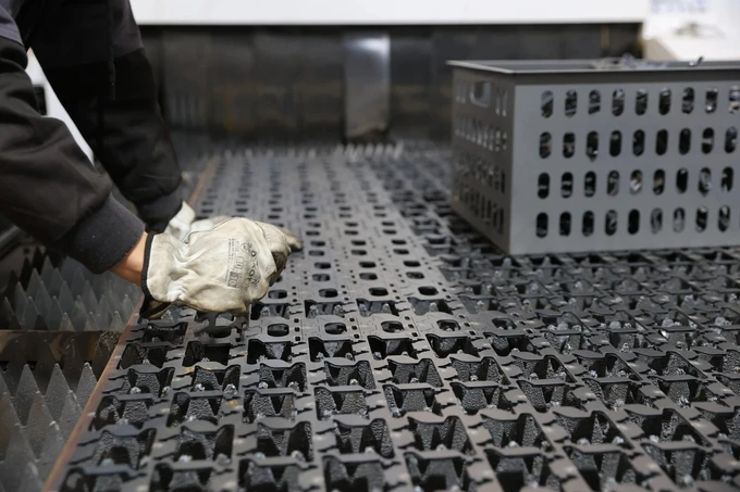 Cut mounts for the release mechanism