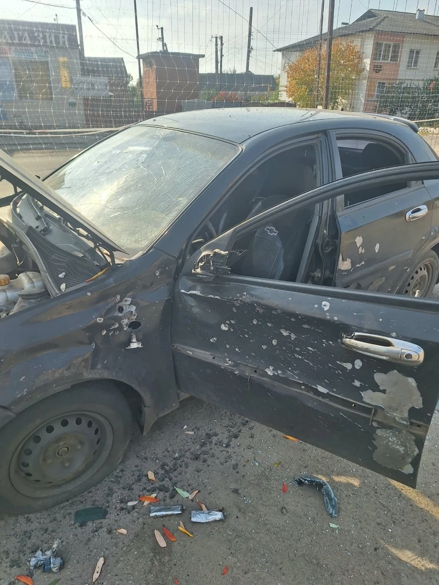 Повреждённый автомобиль в Золочеве. Фото: Виктор Коваленко