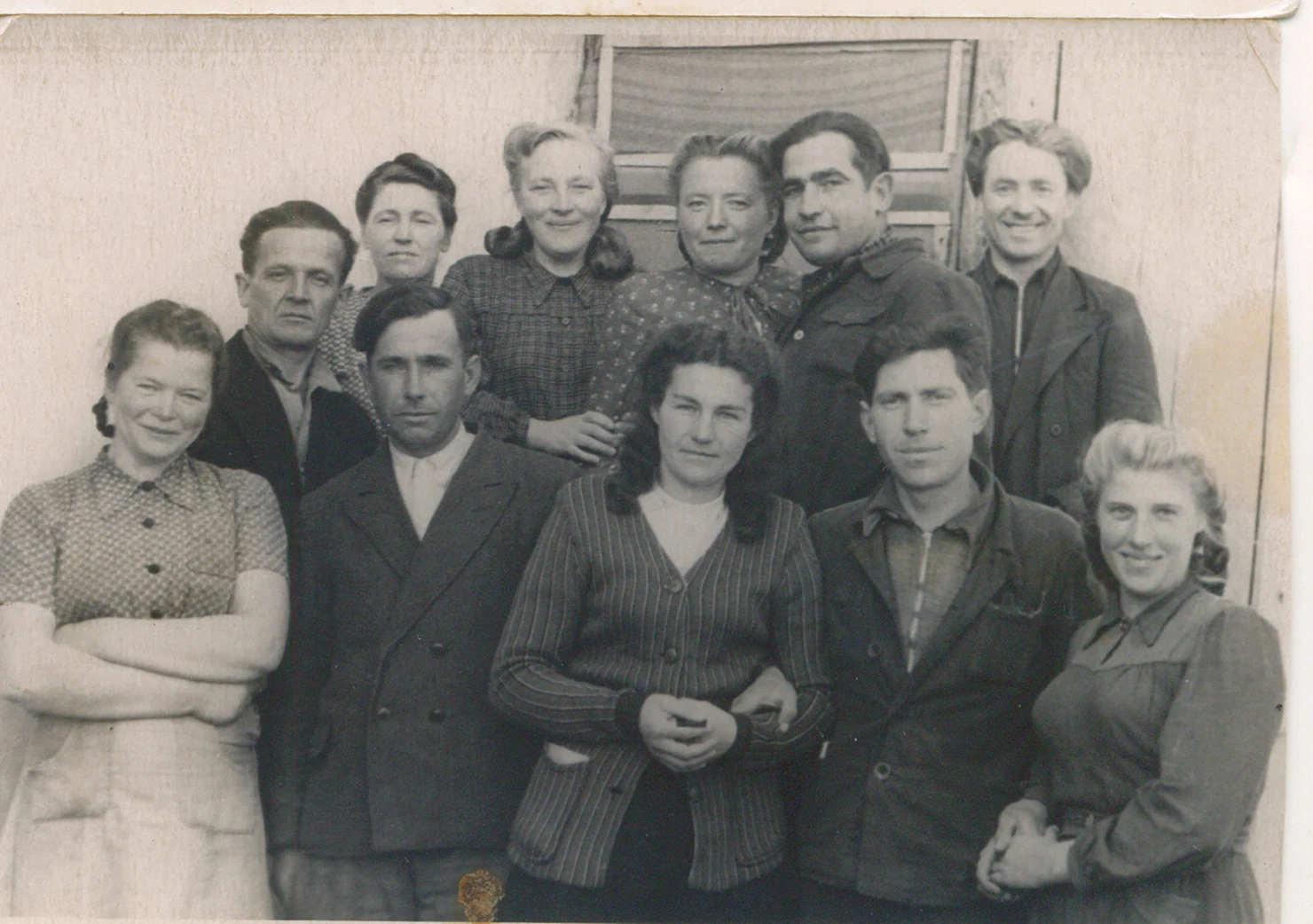 В кругу друзей. Иван Гончарук и его искренняя улыбка (на фото – крайний справа в верхнем ряду)