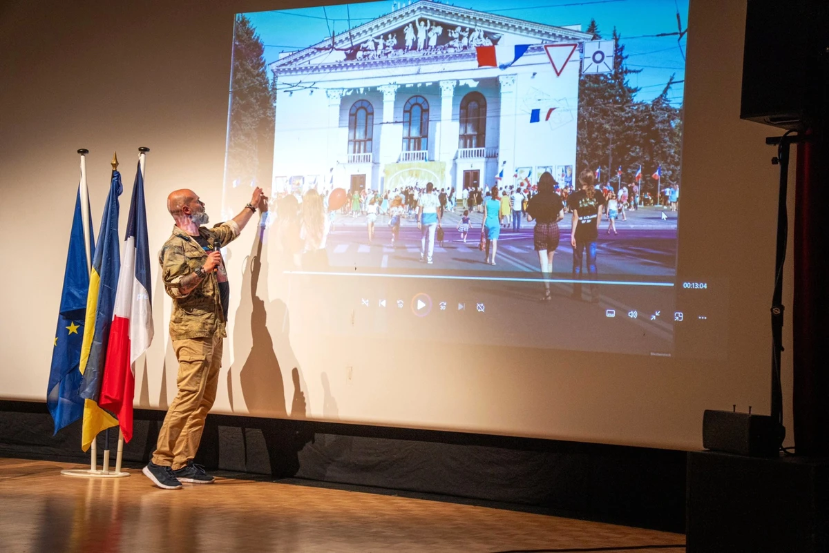 Росіяни нахабно використовують відчуття провини з боку німців у своїх цілях. Але на наших теренах під час Другої світової загинула колосальна кількість українців. Саме тут економічні збитки, руйнування були просто величезними. Проте ми як держава, як нація досі не змогли чітко сформулювати свою участь, роль у тій війні