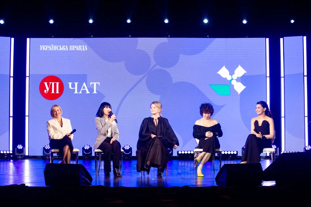 Nataliia Savchuk, Nataliia Kolomatska, Kateryna Bezsudna, Ksana Nechyporenko and Sevğil Musaieva