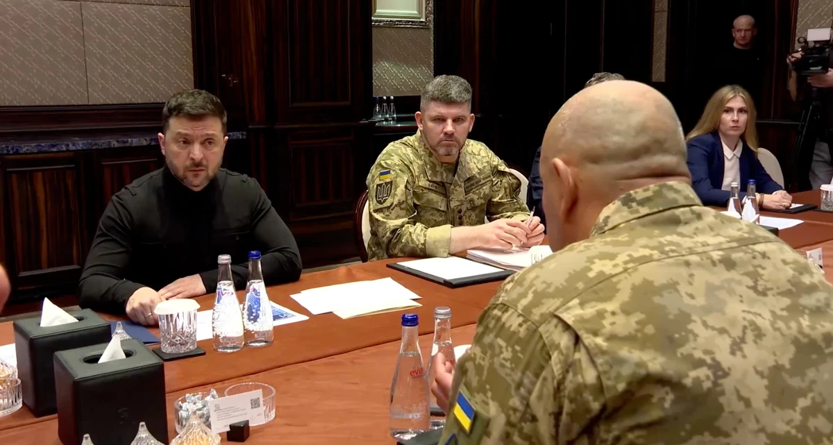 Zelenskyy in a meeting with the Ukrainian military specialists working in the UAE.