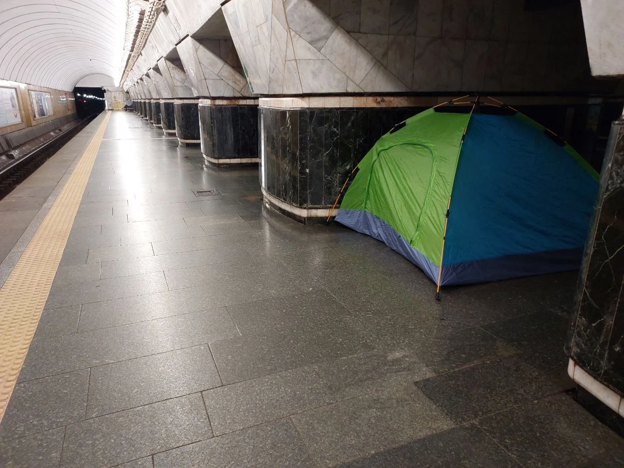 There was no air-raid warning in Kyiv that night – the city slept as safely as the “sub-city”. Photo: Vadym Petrasiuk