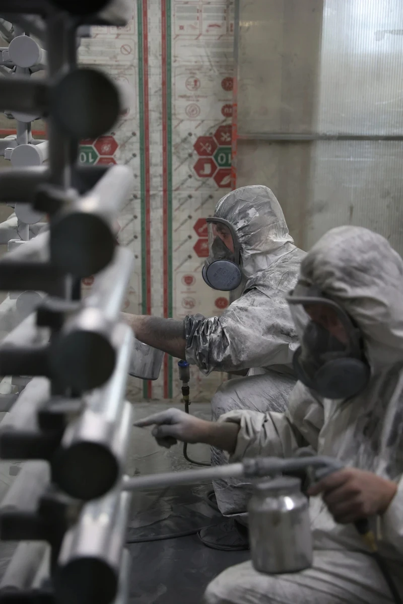 Coating metal components