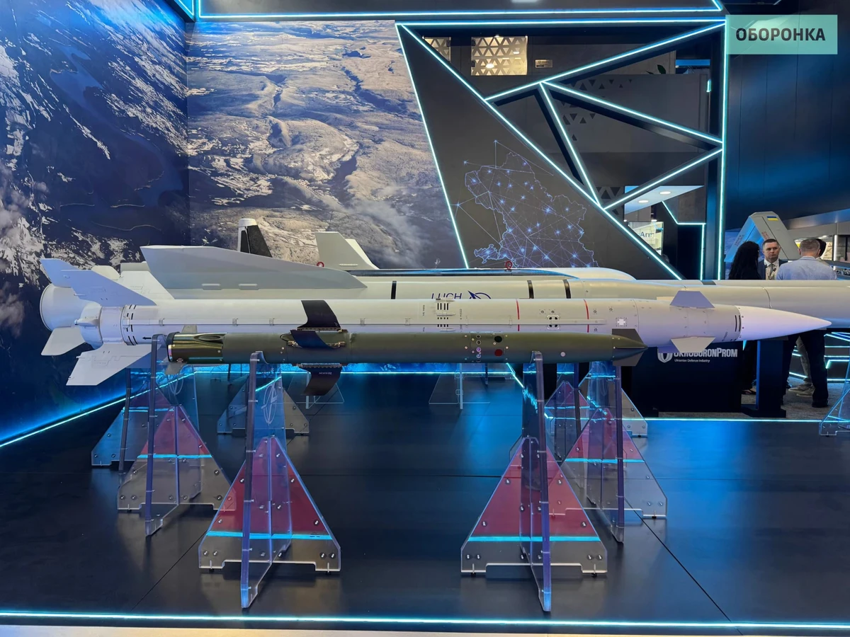 An RK-2PZ surface-to-air missile developed by Luch at MSPO-2026