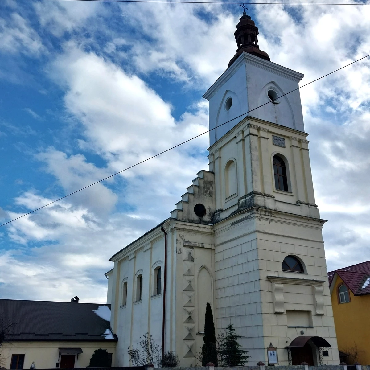 Після Другої світової майже пів століття костел використовували не за призначенням. Тут була бібліотека та склад комбікормів рибтресту