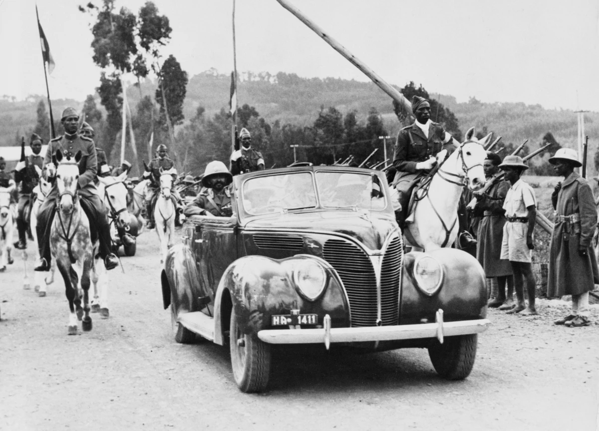 Хайле Селассие I возвращается в Эфиопию из изгнания, 1941 год