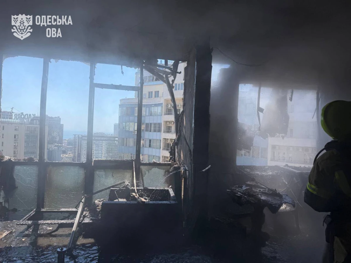 атакована багатоповерхівка в Одесі, фото ОВА