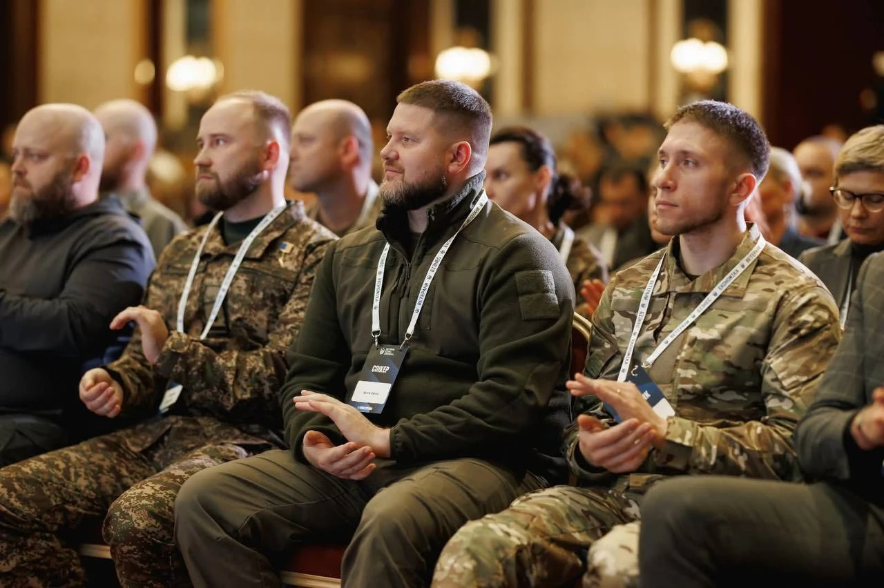 Veterans in dialogue with authorities and business representatives.