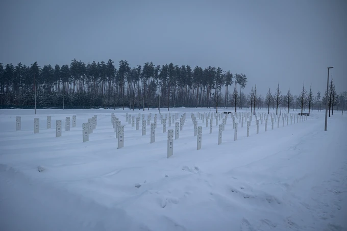 Національне військове меморіальне кладовище взимку