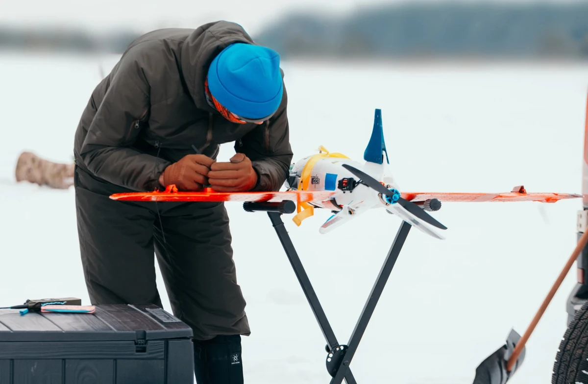 Preparing fixed-wing drones for a training flight