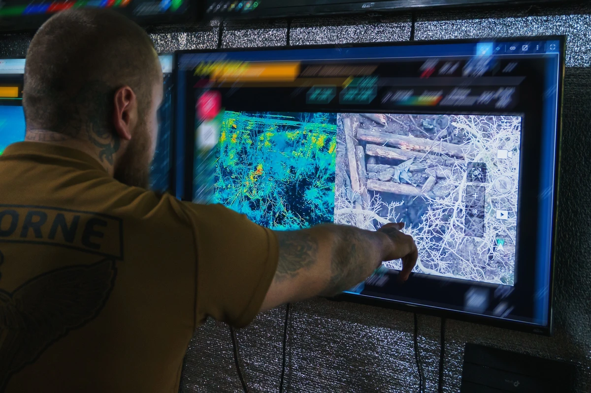 After several precise strikes, the dugout with the occupiers is destroyed.