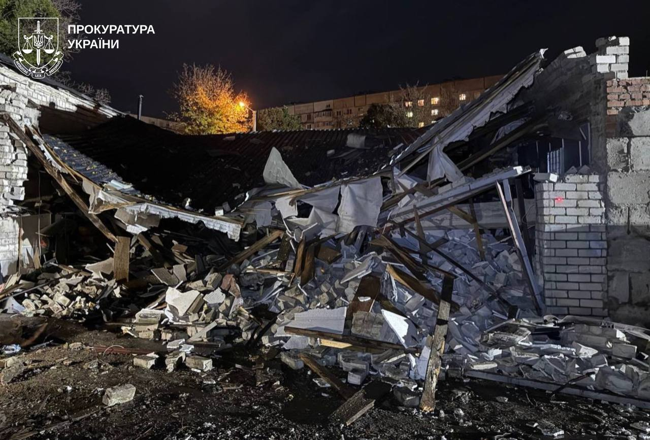 Удар РФ по Новобаварського району Харкова: загинули дві людини. - фото 2