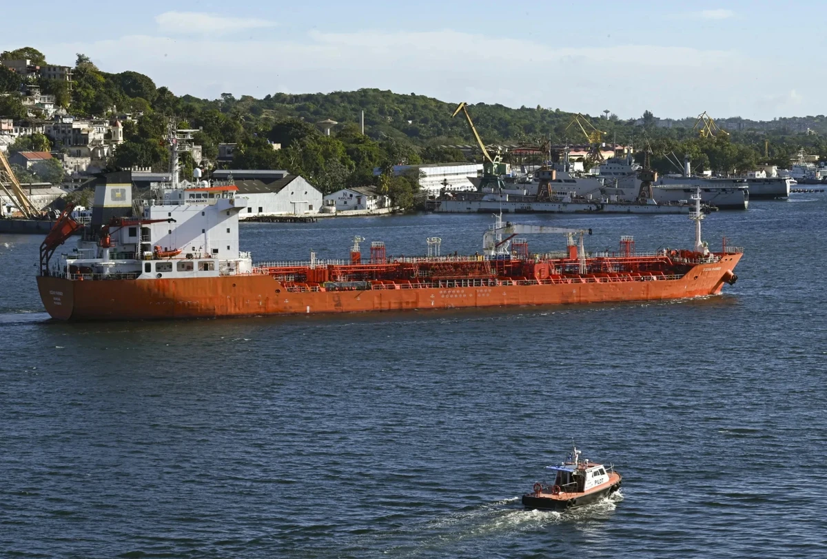The tanker Ocean Mariner delivered 85,000-90,000 barrels of oil to Havana last week