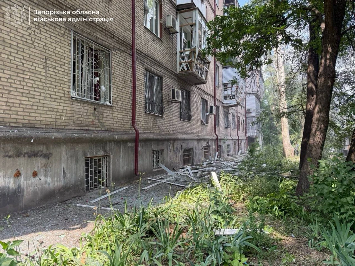 Поврежденный дом в Запорожье, фото ОВА