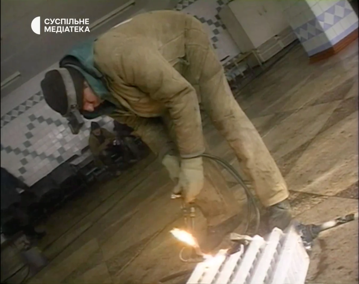 Аварийные работы в одной из школ Алчевска