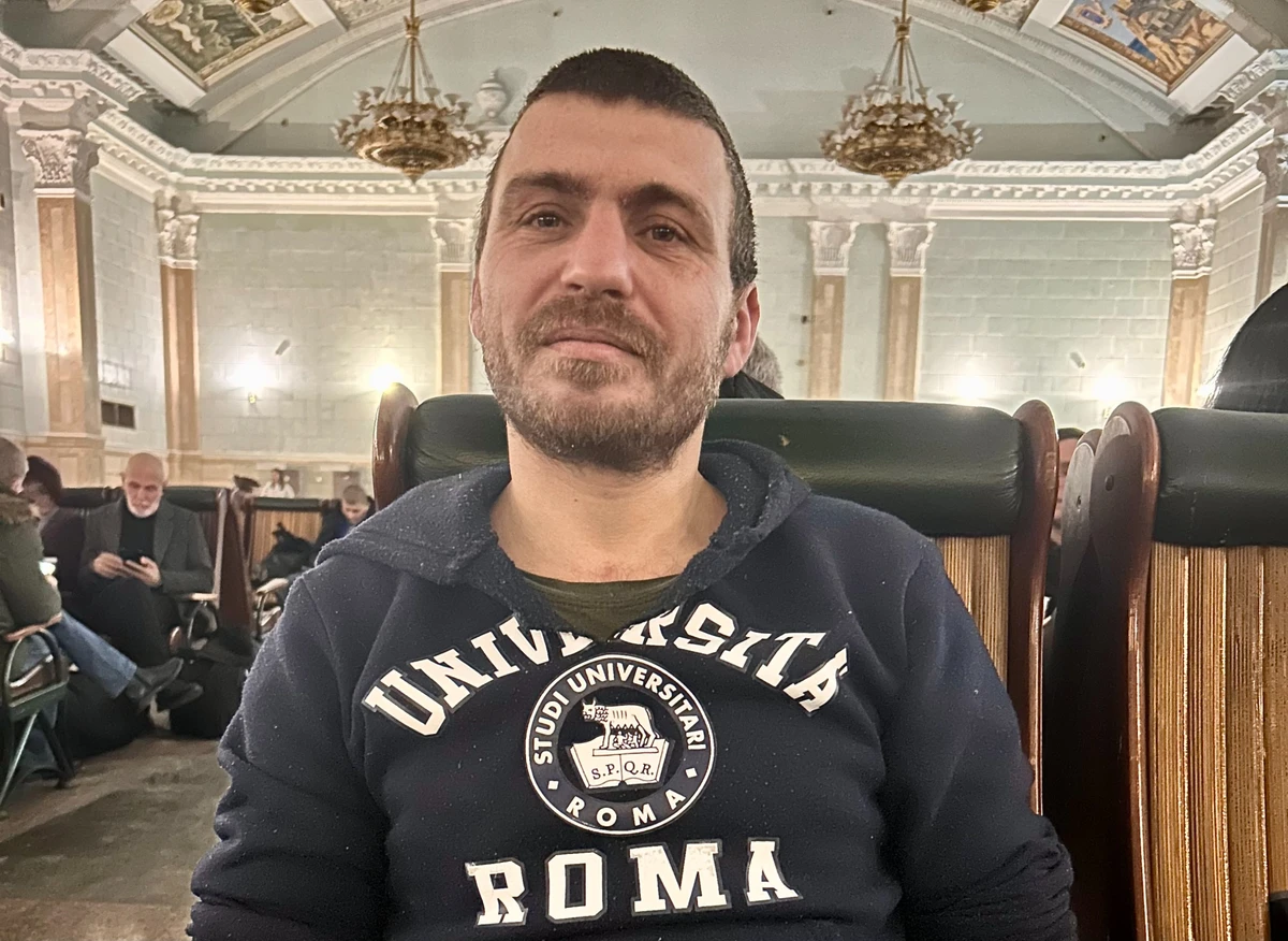 Георгий: Если люди жалуются на отсутствие тепла, я не в праве их судить. Но жаловаться – это самое простое. Пока ты жив, ты можешь изменить что угодно