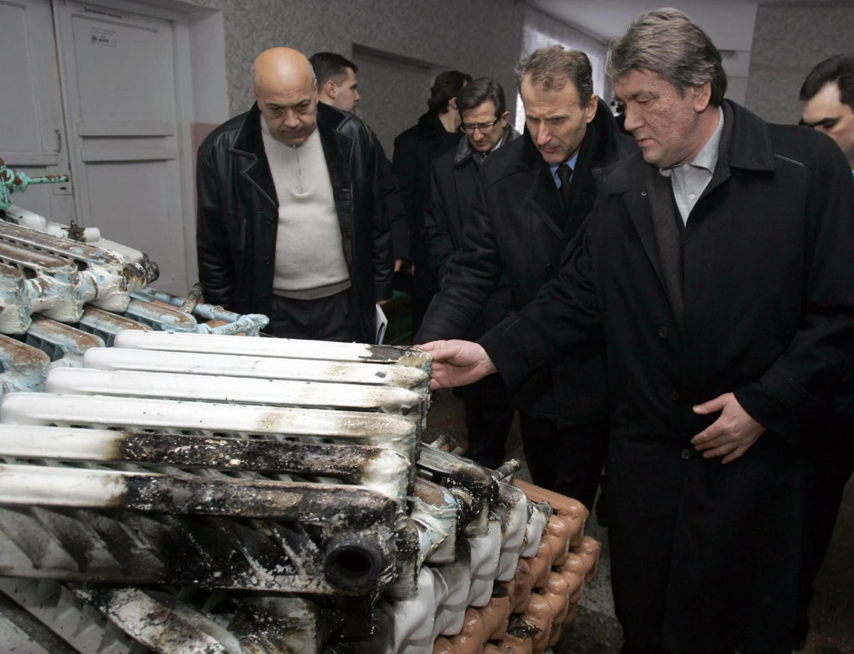 Через несколько дней после аварии в Алчевск приехал президент Виктор Ющенко и заявил, что о катастрофе в городе ему доложили только 26-го января