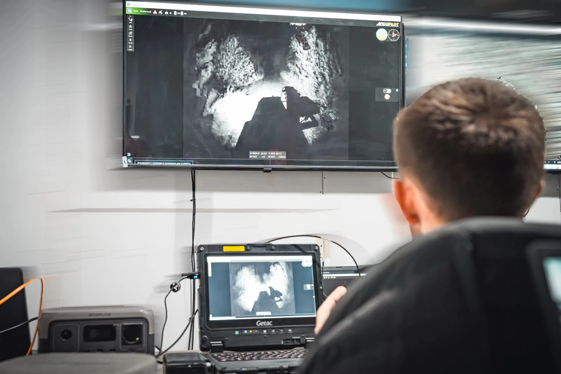 Antin, while controlling the Maul robot