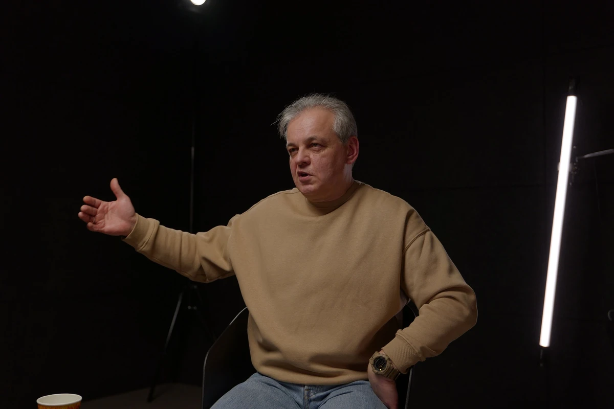 Ніхто не хоче брати відповідальність за непопулярні речі. Набагато зручніше робити популярні, але безглузді або навіть злочинні рішення, вибачте