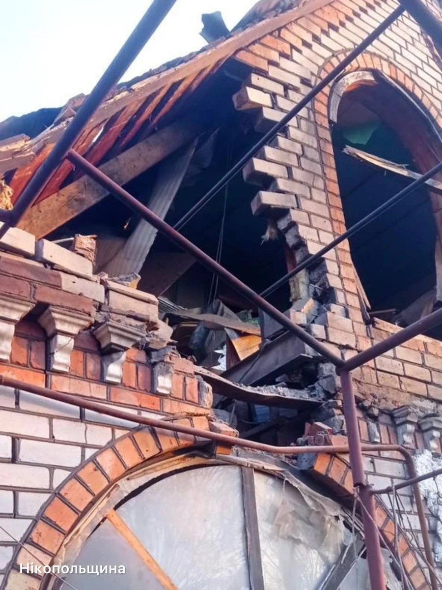 Руйнування на Нікопольщині. Фото з Telegram голови ДОР Миколи Лукашука