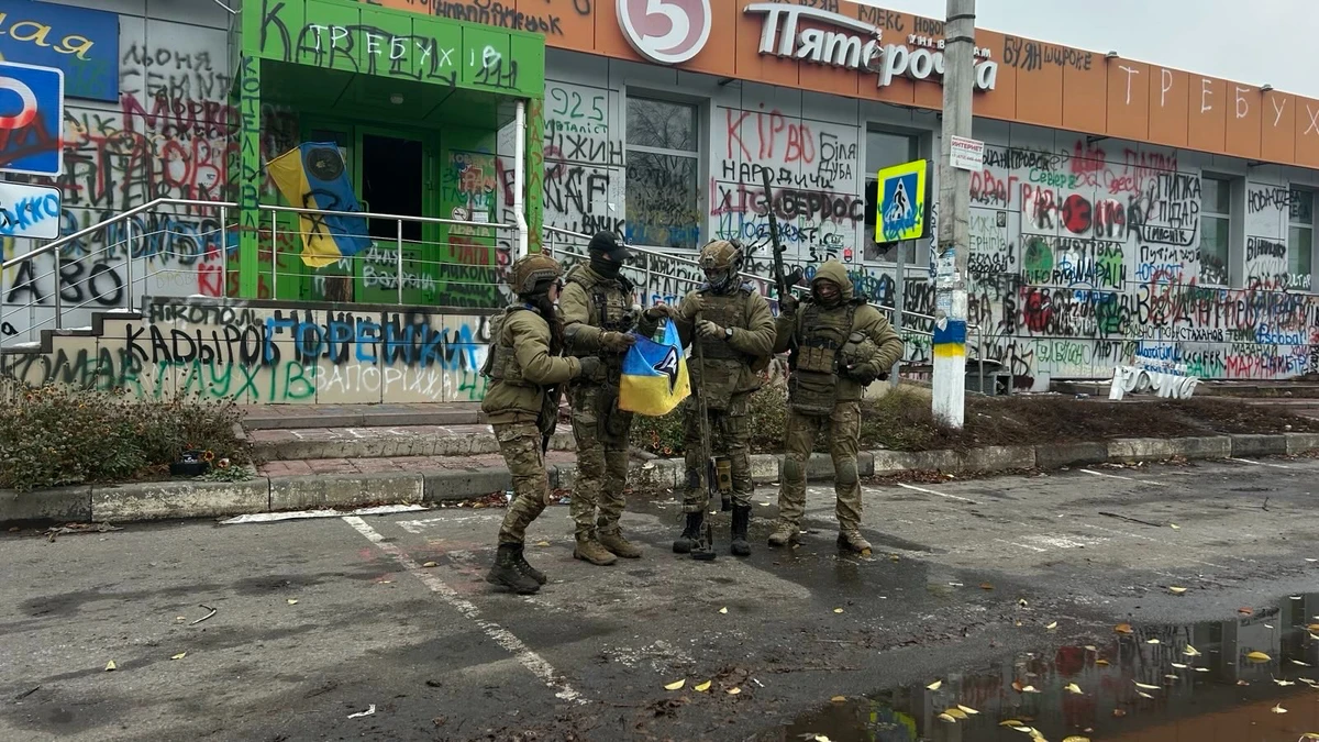 Санта: Завдяки допомозі небайдужих людей та старих побратимів ми мали все необхідне для роботи на Курщині: від екіпу до транспорту, зброї та дронів. До речі, це був мій перший виїзд за кордон за все життя