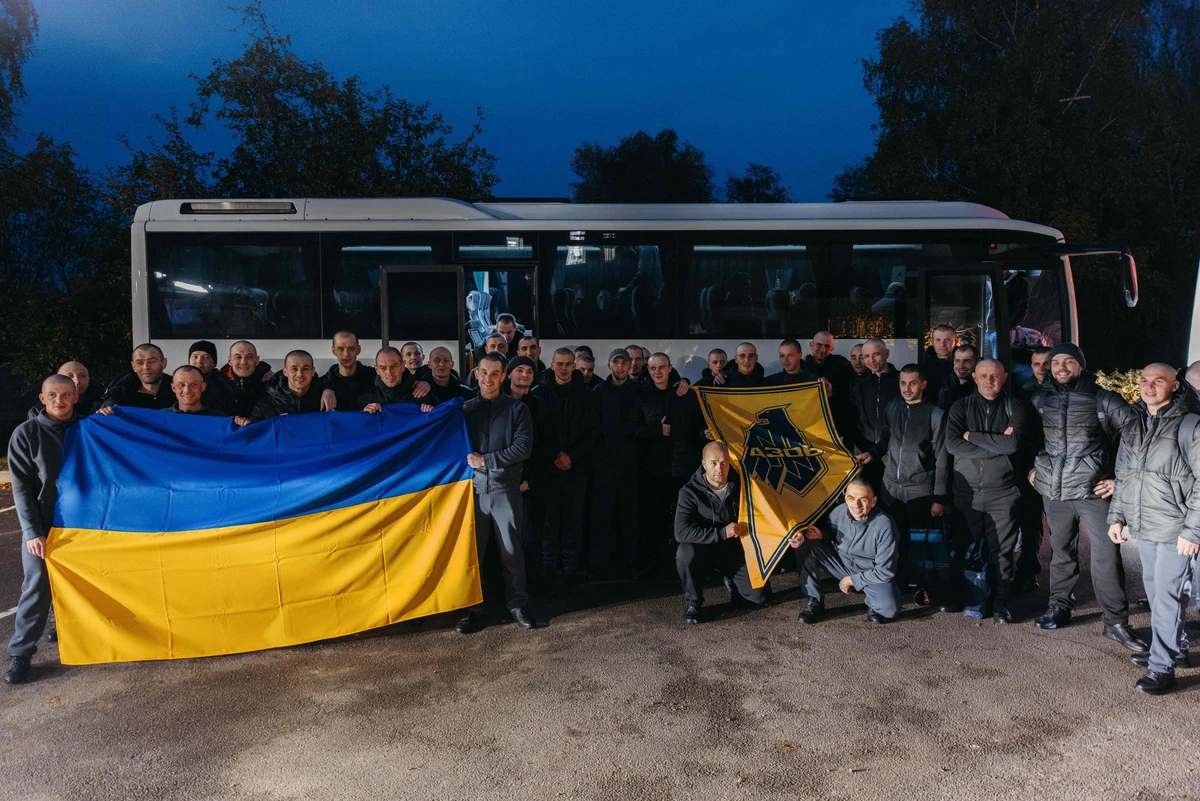 Бойцы Азова вернулись из плена