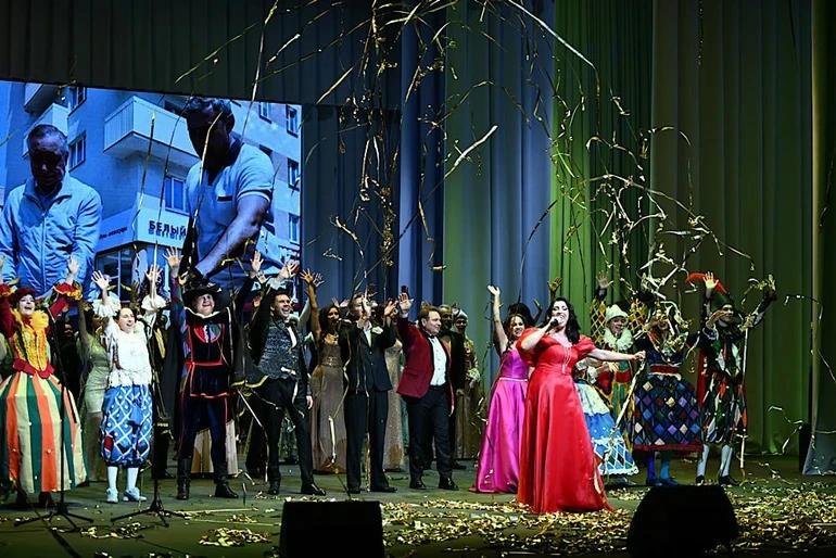 A concert is held to mark the theatre’s reopening