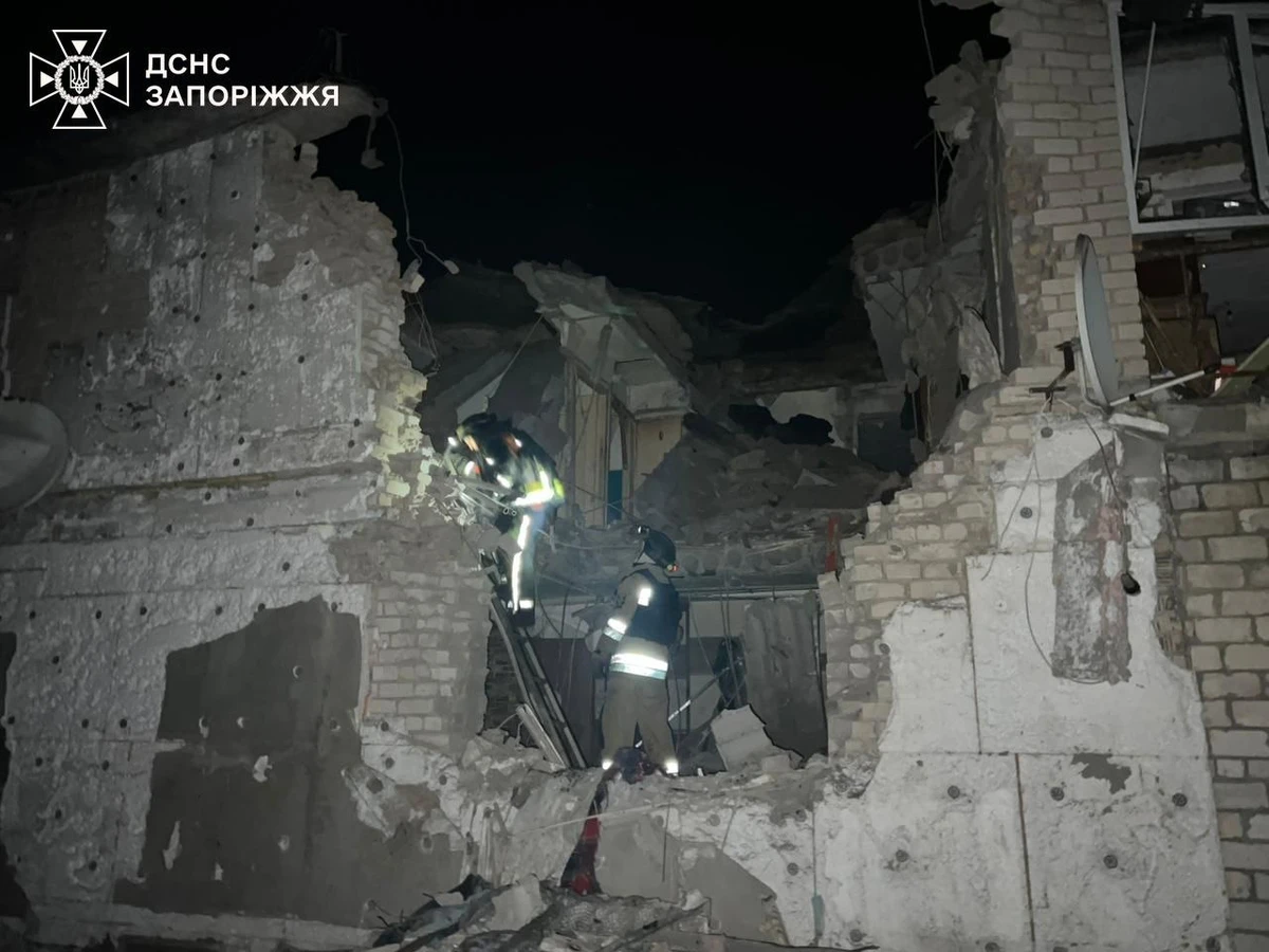 Наслідки російських ударів. Фото ДСНС