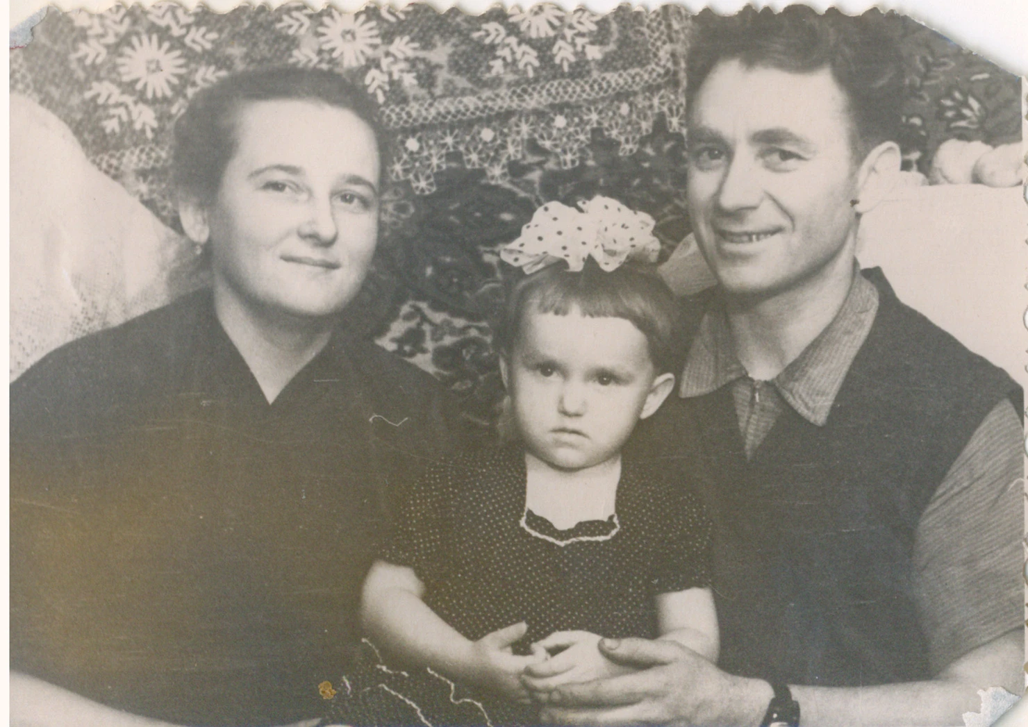 Иван Гончарук с семьей, 1960 год