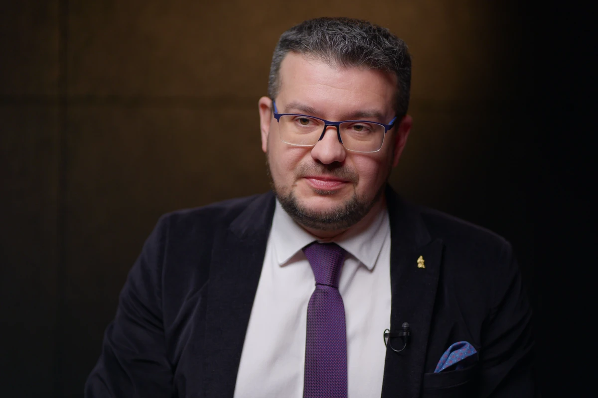 З 2010 року Алфьоров був науковим співробітником Інституту історії України НАН України. Він є автором, співавтором та упорядником 15 книг і понад 100 наукових статей