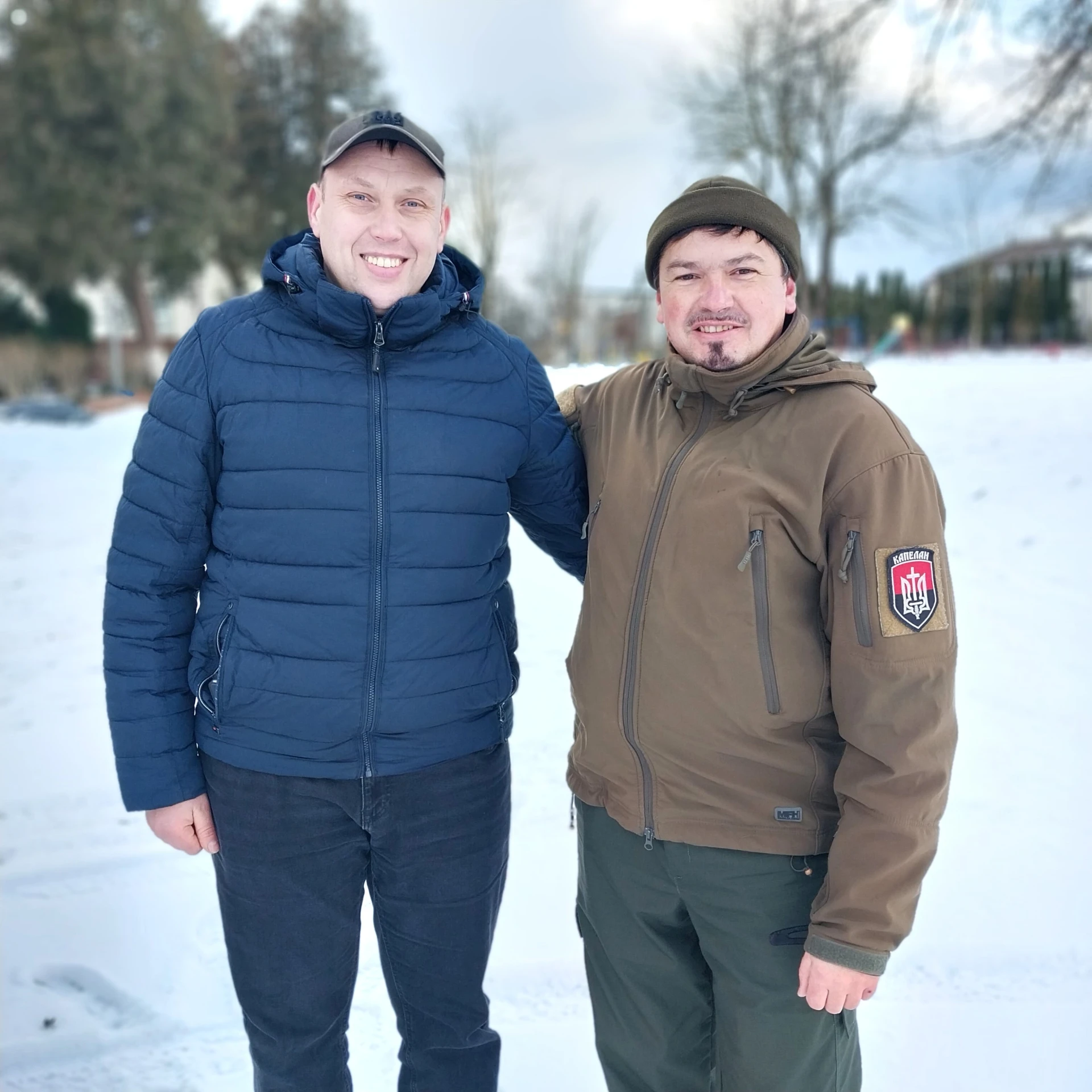 Несмотря на воздушные тревоги и атаки Иван Зобков (слева) и Виталий Грицюк называют Бурштын комфортным для жизни городом. Насколько это вообще возможно во время войны