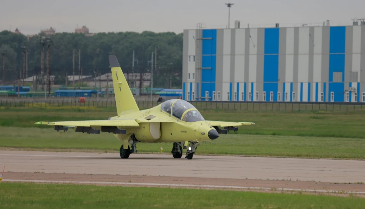 A Russian Yak-130M aircraft.