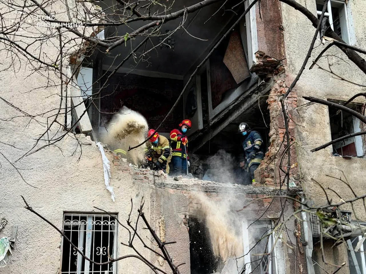 Наслідки удару по Вінниці / фото ДСНС