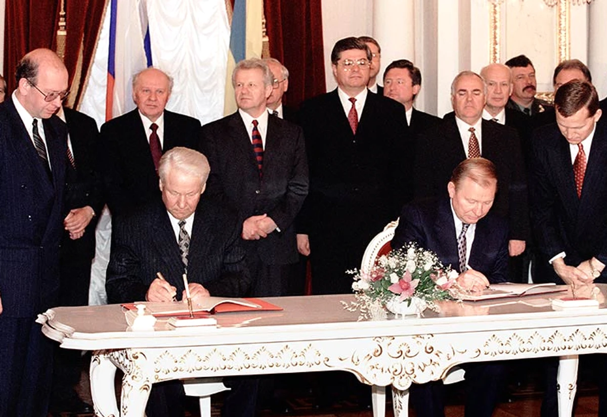 Великий договір про дружбу підписали 31 травня 1997 року в Києві. Прокинувся і подумай: що ти зробив для України? – казав тоді Єльцин, звертаючись до російських політиків