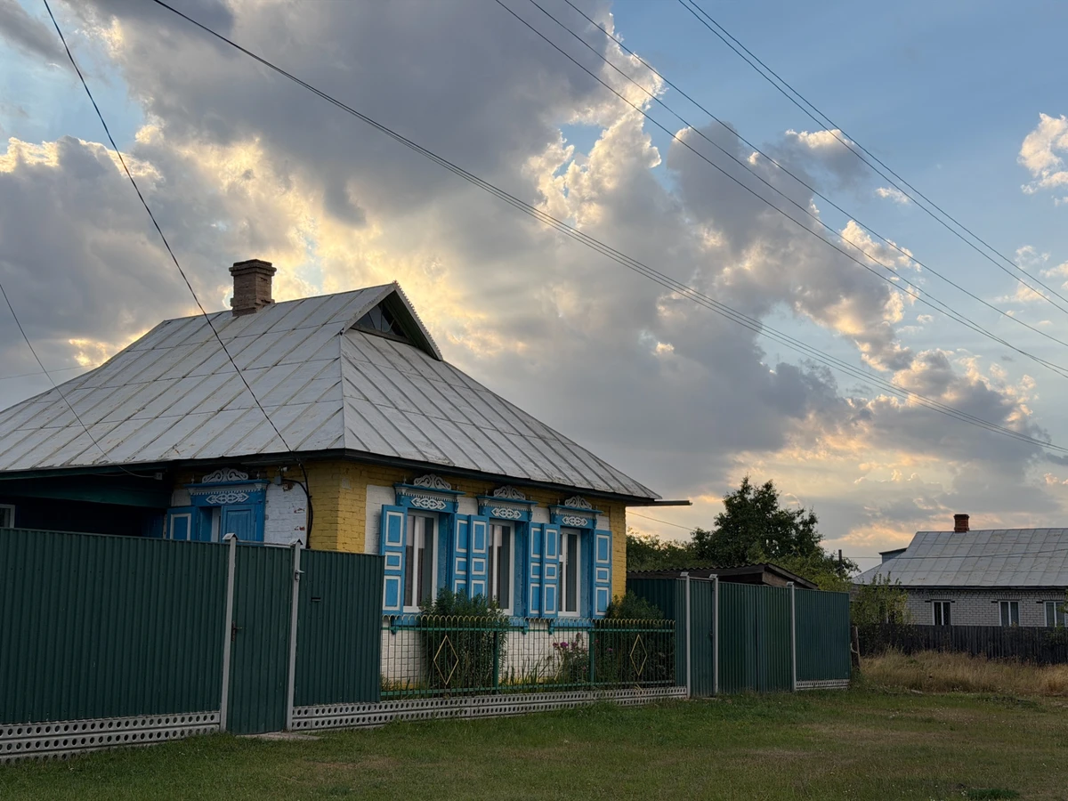 Один із будинків у Добрянці, в якому все ще живуть люди