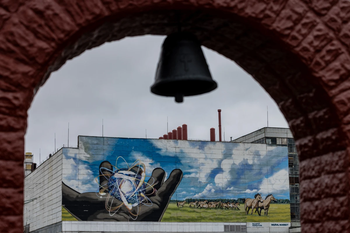 Під аркою ЧАЕС: як виглядає 4-й енергоблок після окупації та атаки дрона