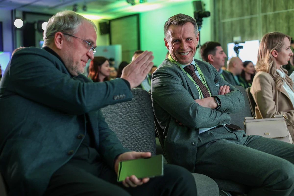 Kyivstar CEO Oleksandr Komarov, Chairman of the Board of OTP Bank Volodymyr Mudryi and Avesterra Group CEO Svitlana Sobipan