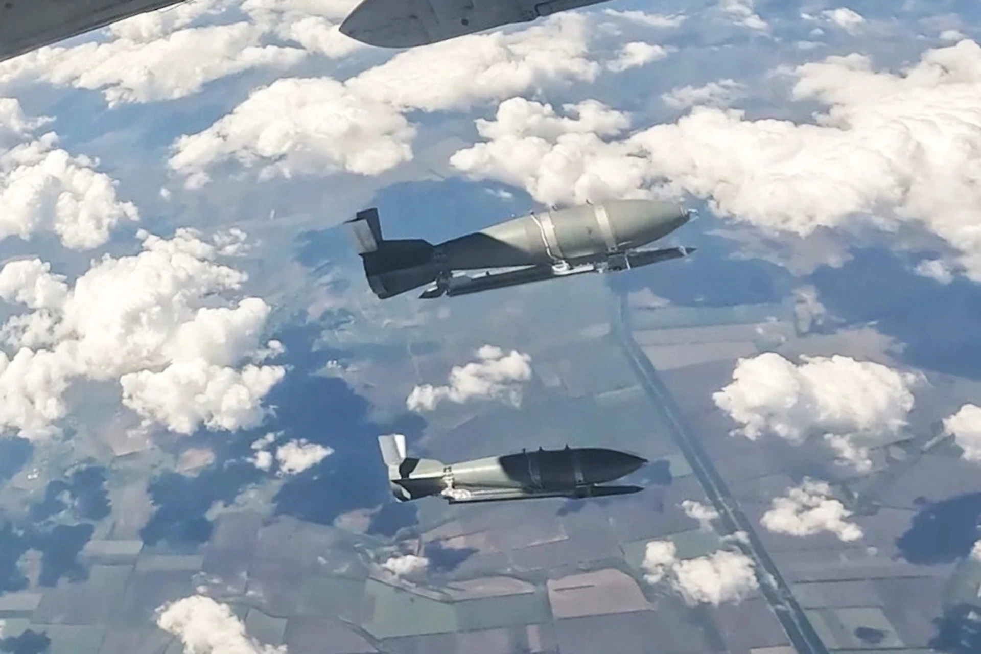 FAB-3000 guided aerial bombs fitted with a UMPK guidance kit