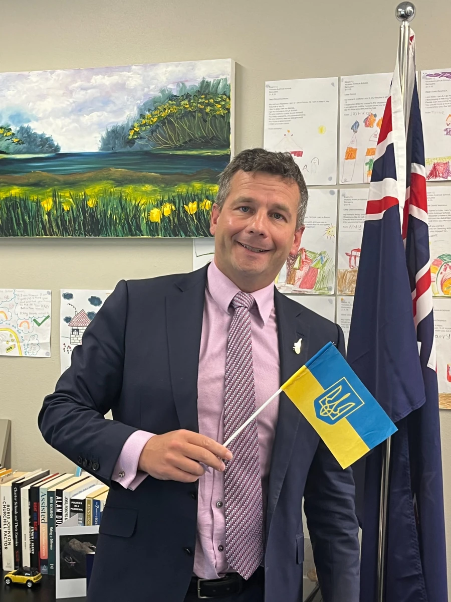 David Seymour: I want Ukrainians to know that on the other side of the world there’s a politician who’s running fundraisers at his Ukrainian friends’ restaurant to raise money to buy warm woollen clothes from New Zealand sheep to help Ukrainian defenders, and who deeply wants them to win