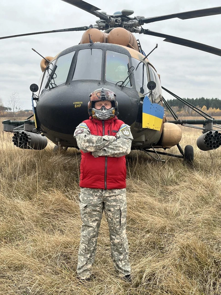 Микола Любарець: Шолом мені дуже гарно розмалював художник Павло Зайченко. Я скинув фотографію Джусу – похвастався. На жаль, через якийсь час Андрій загинув